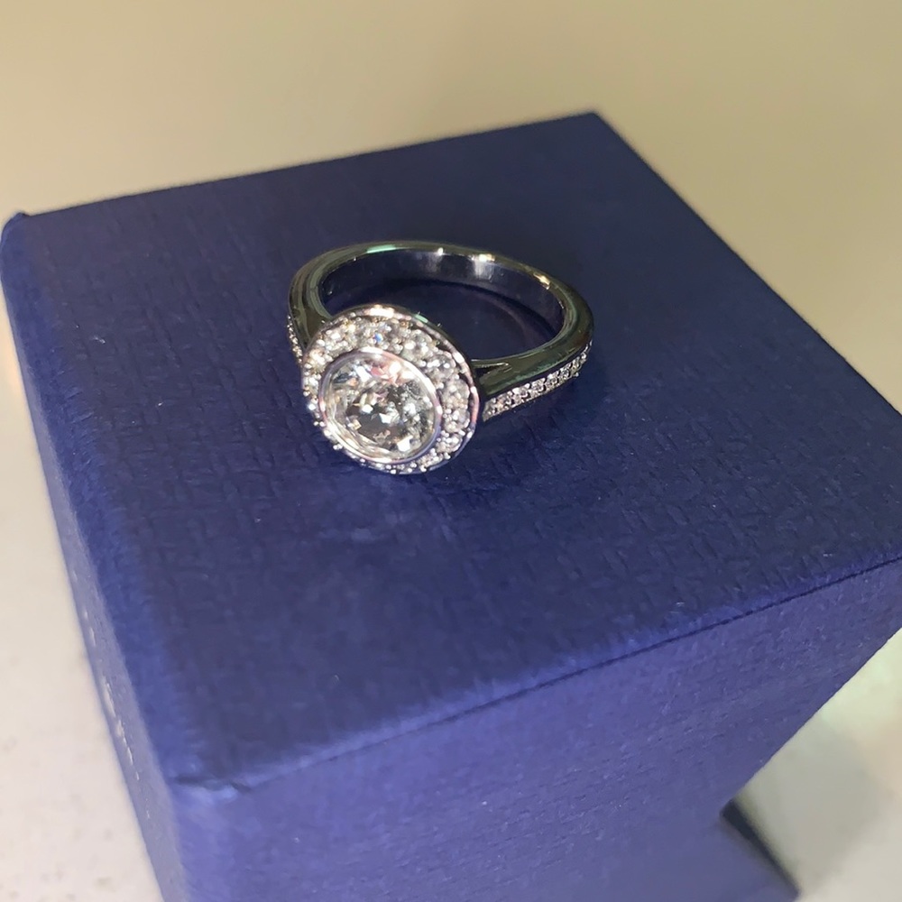 Swarovski Ring (NEW) - Size 5